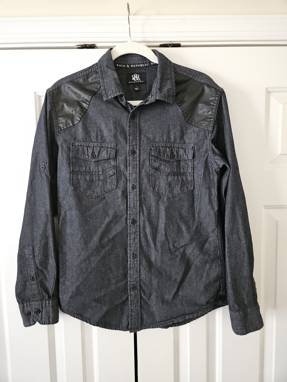 Rock & Republic Men's S Gray Denim Long Sleeve Button-Up Shirt Leather Patch.